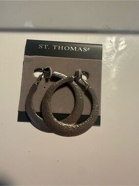 St. Thomas Hammered Hoop Earrings - Silver